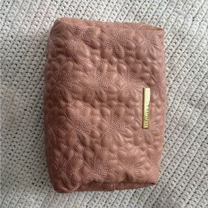 Quilted light pink makeup bag- EUC